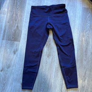 Size small Athleta workout pants. Never worn.
